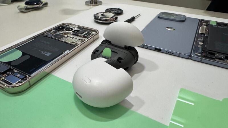 New Pixel Devices Now Feature Replaceable Batteries