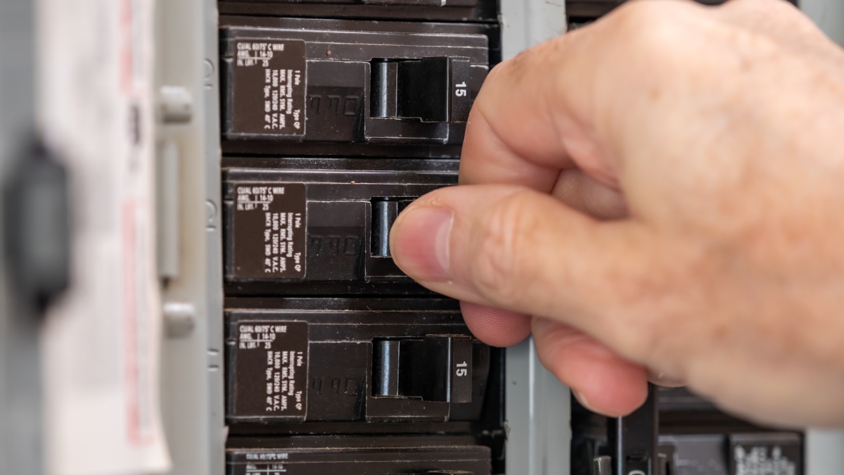 Optimal Methods for Labeling Circuit Breakers and Electrical Outlets