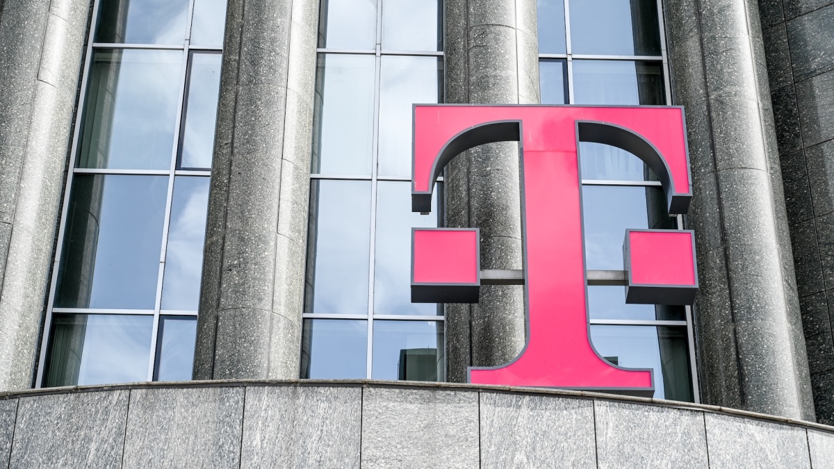 T-Mobile Security Text Is Authentic, but Avoid Clicking Links