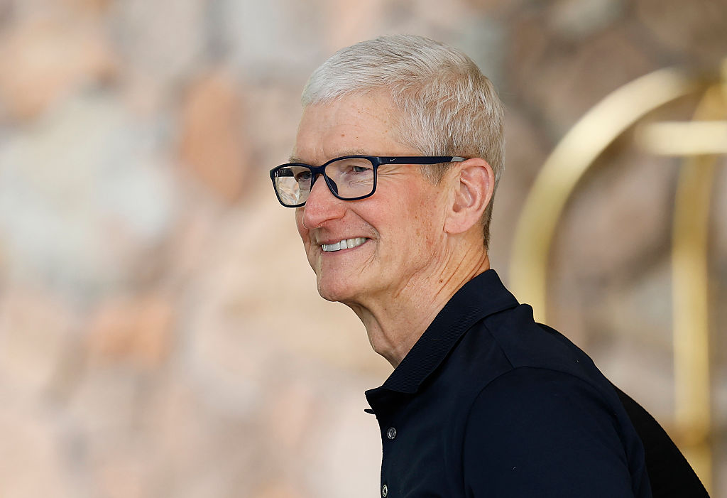 Tim Cook Allegedly Instructs Employees That Apple 'Must' Succeed in AI